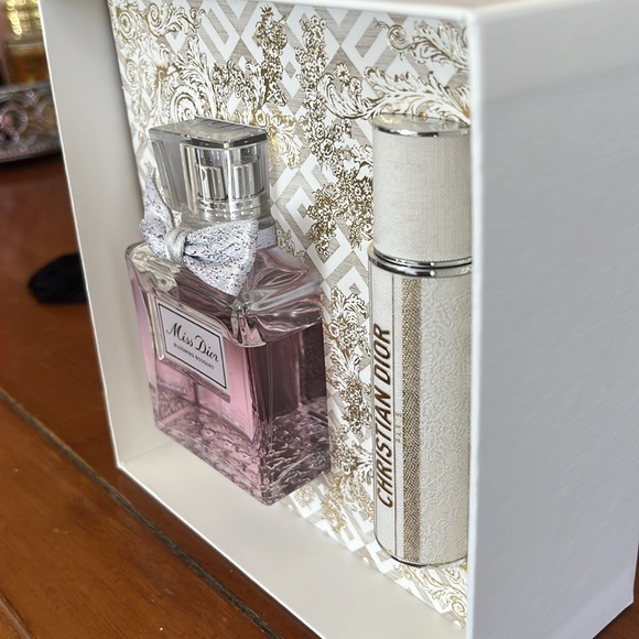 Limited Edition Christian Dior perfume set - Picture 4 of 5